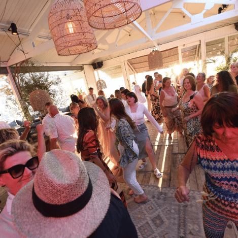 dj rogee bruiloft zandvoort golden hour dansvloer