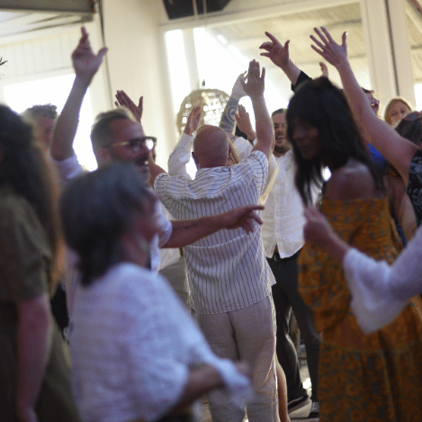 feestavond met dj en lichtshow